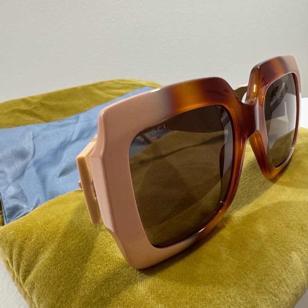 Gucci Women's Brown Oversized Sunglasses - Picture 6 of 8